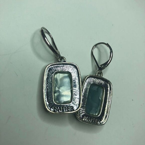 228 Napier silver tone textured faceted leverback green aqua dangle Earrings - Picture 2 of 2